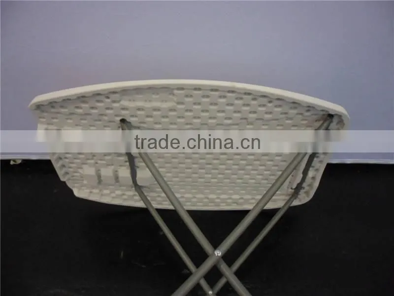 Popular small portable folding adjustable blow molding plastic personal table for picnic at the weekend use