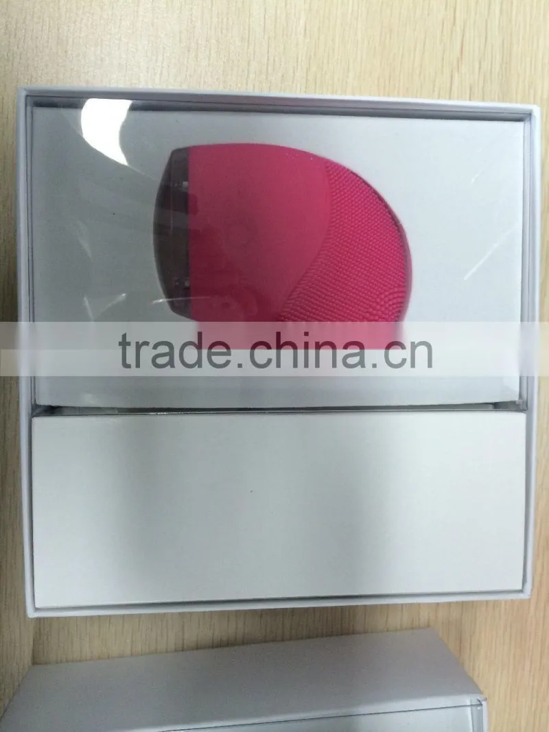BPSK1068-Professional vibrating silicone face brush ultrasonic facial cleansing massager