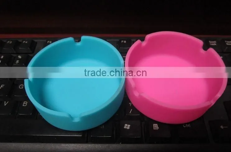 Roll silcone ashtray