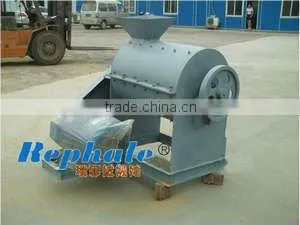 Semi-wet material crusher for fertilizer