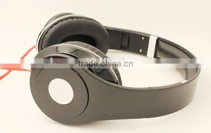 wholesale lightweight hot sale colorful wire earphone