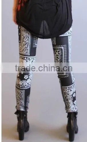 Women Stretch Denim Jeans Bandana Style in Black & White