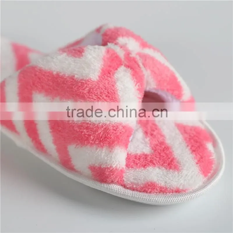 Women jacquard weave coral fleece indoor slipper