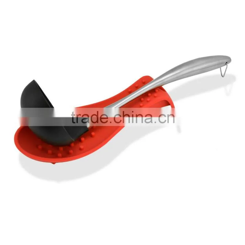 Almond-Shaped Spoon holder Silicone Spoon Rest With A Unique Design