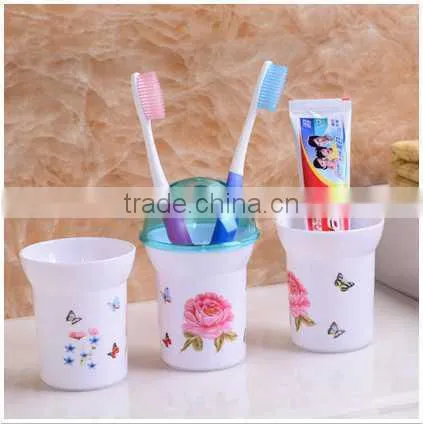 3 pc plastic Toothbrush holder with cover