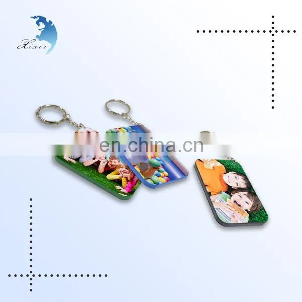 Fashionable customized design colorful plastic keychain