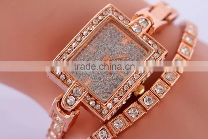 Women Watches Vogue Vintage Hand Quartz Fashion Bracelet Lady Watch