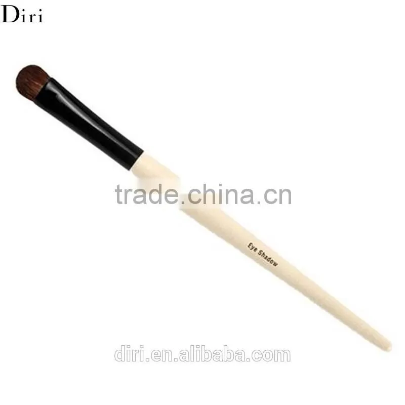 Copper Ferrule Angular Eyeshadow Brush with Soft Synthetic Hair Makeup Eye Shadow Brush