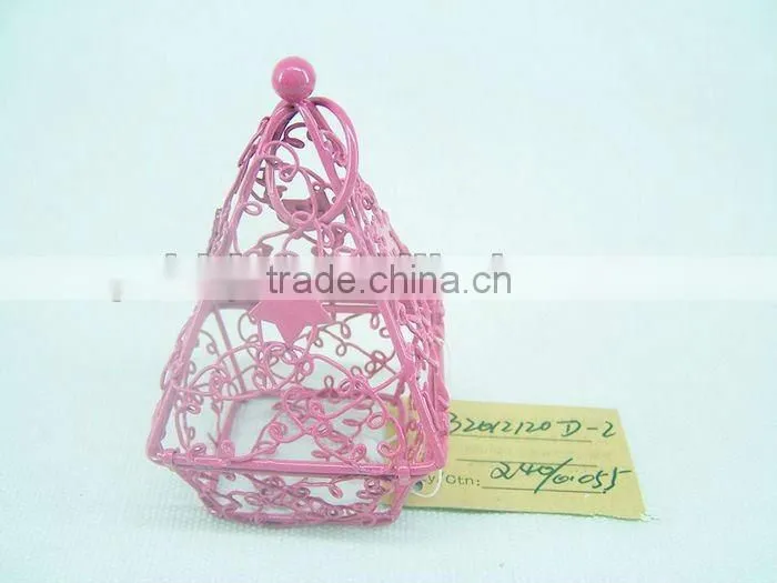 Wire Chocolate gif packaging box with a square base