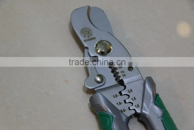 Berrylion 7" Multifunction Cable Cutter Crimping and wire stripper cable cutter