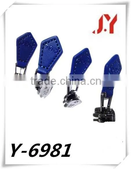 China Supplier Outdoor downcoat metal plastic zipper puller