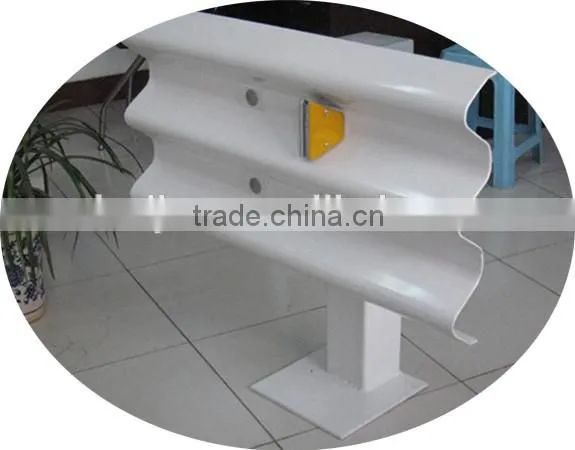 Metallic Thrie-Beam Guard Rail