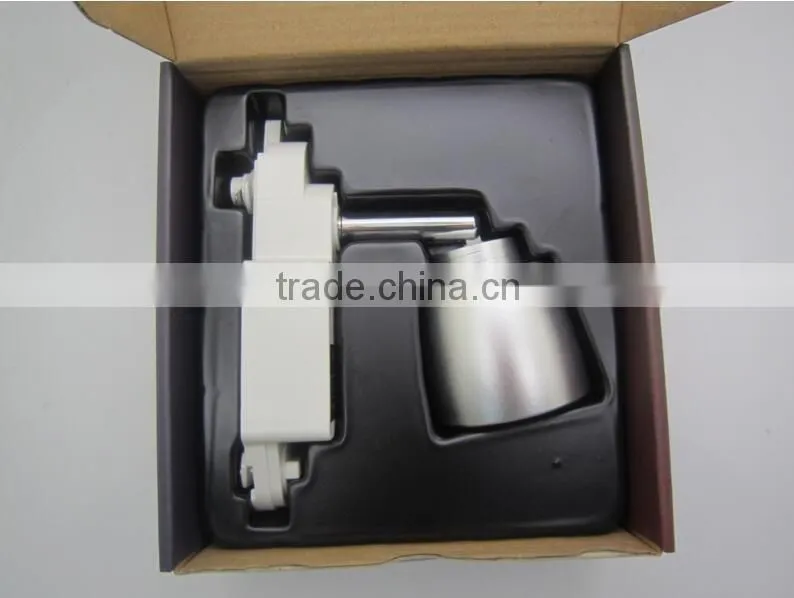 2.4G Smart 7W RGBW tracking led light