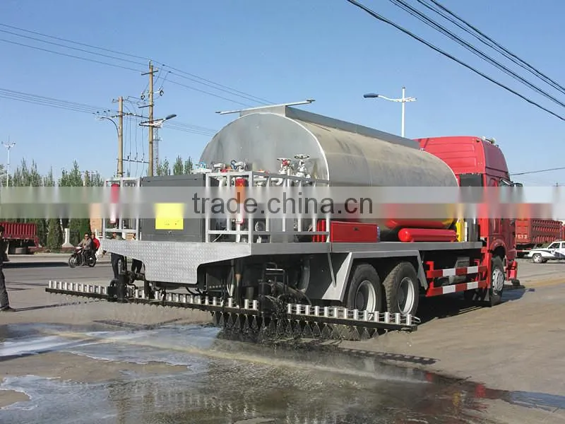 SINOTRUK 6x4 12000liters bitumen sprayer truck