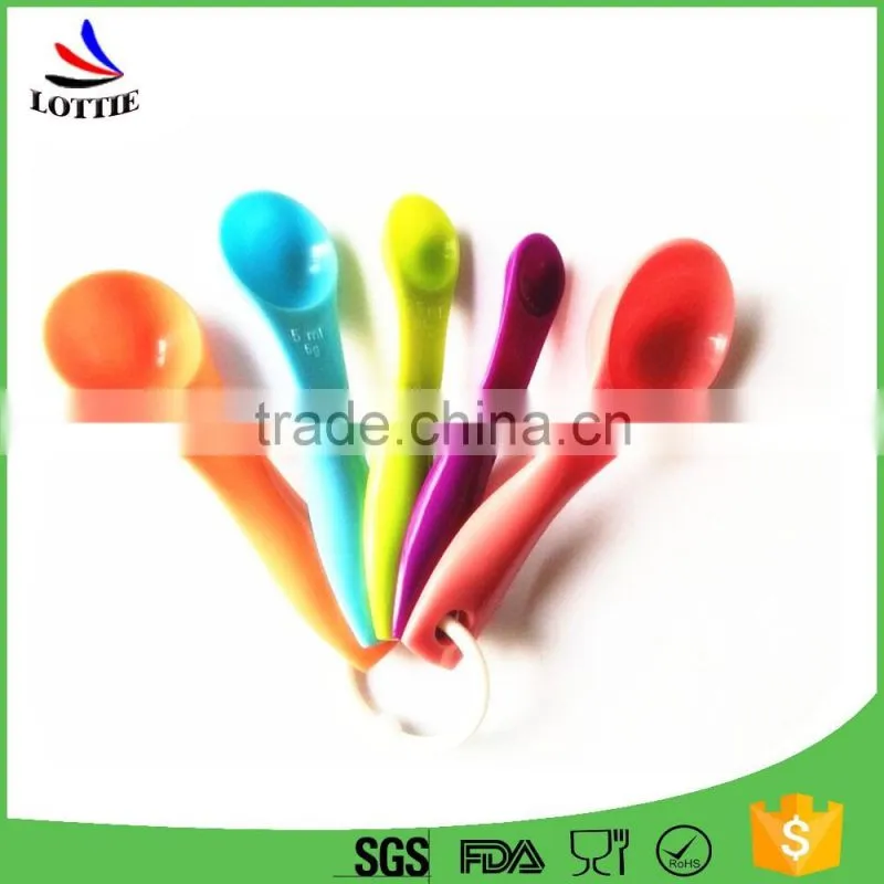 China Manufacturers FDA & LFGB standard Food grade Eco-friendly silicone baby spoon