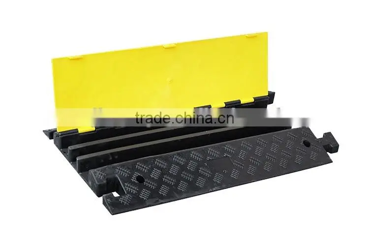 Lower Factoty Price 900*600*75mm Soft Flexible 3channels Rubber heavy duty cable protector