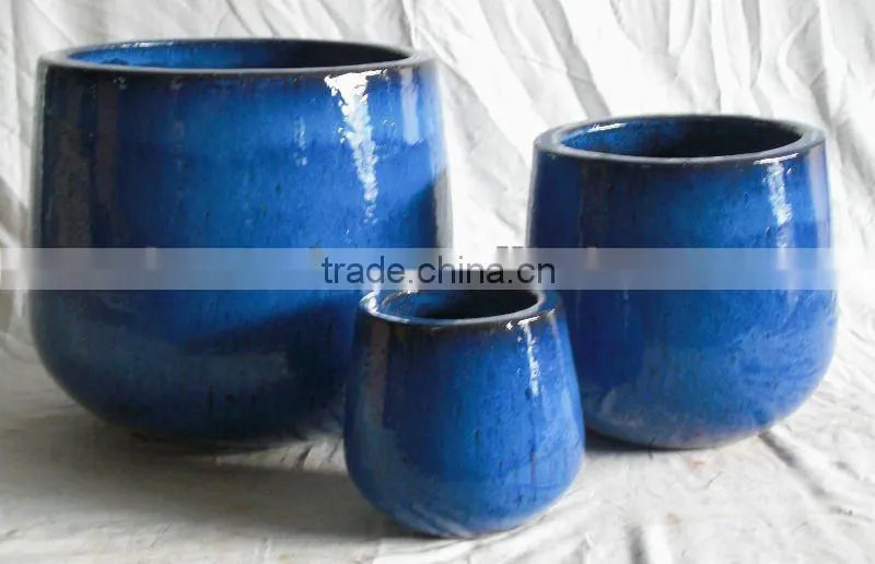 baby egg shape pottery pot In green color