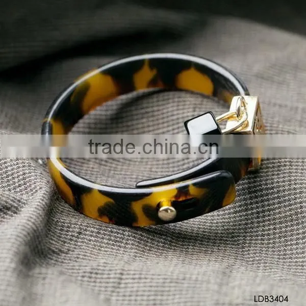 2014 NEW ARRIVAL BIG BLUE GEMSTONE INLAID TORTOISE CUFF BANGLE WHOLESALE FAXUE JEWELRY