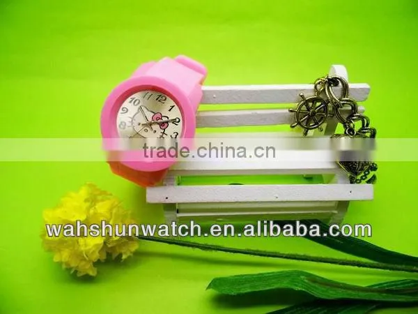 2013 new promotion wholesale fashion design cute cat kitty quartz silicon watch