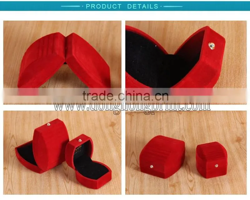 Small delicate hinged packaging velvet ring box for wedding