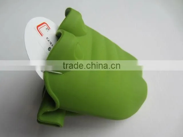 animal shaped oven insulating glove