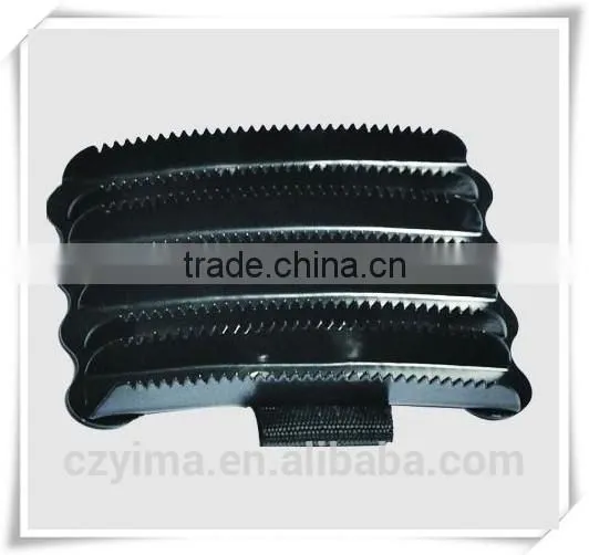 small plastic horse body brush
