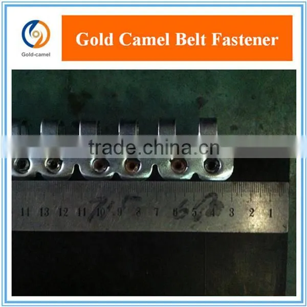 Rivet hinged belt fastener