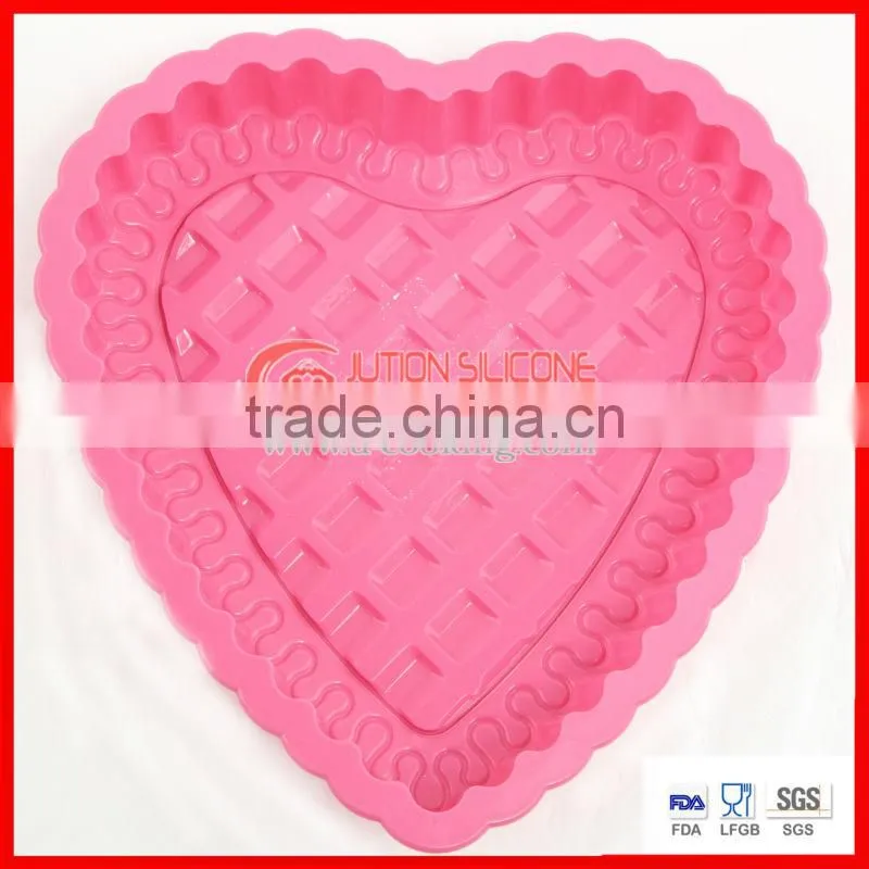 2013 nice design pliable silicone cake mold