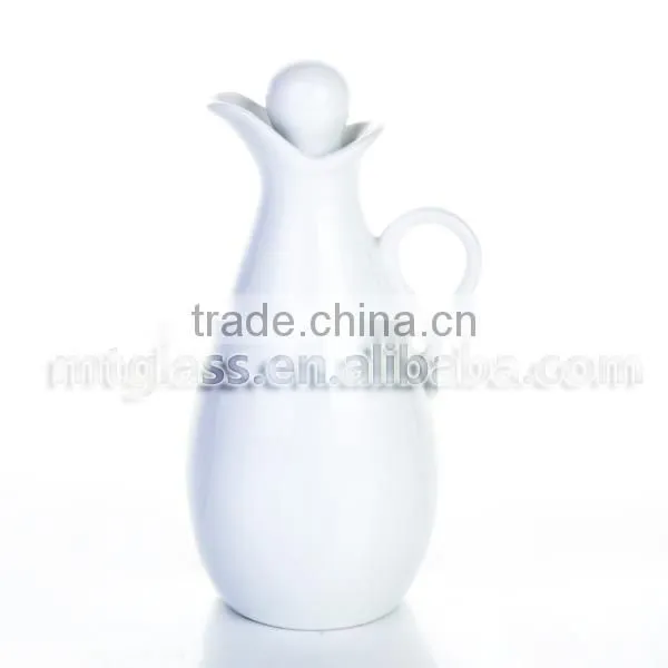 Handmade white ceramic water carafe,water pitcher wholesale