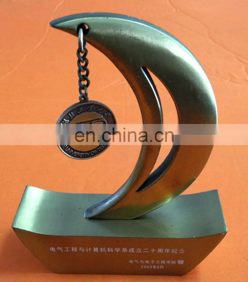 Electroplating Metal Award Trophy Made In China