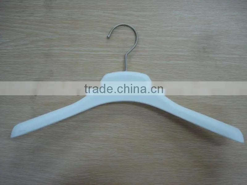 YT velvet clothes hanger velvet flocked hanger with metal logo