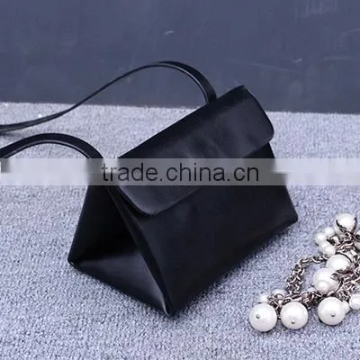 Newest fashion triangle girls pu sling bag