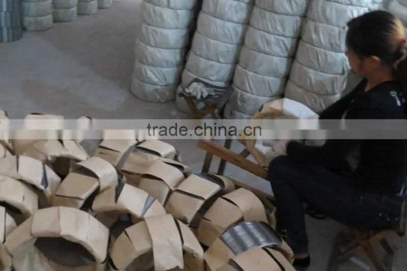 Electro-galvanized razor wire/razor barbed wire mesh fence with surprise price