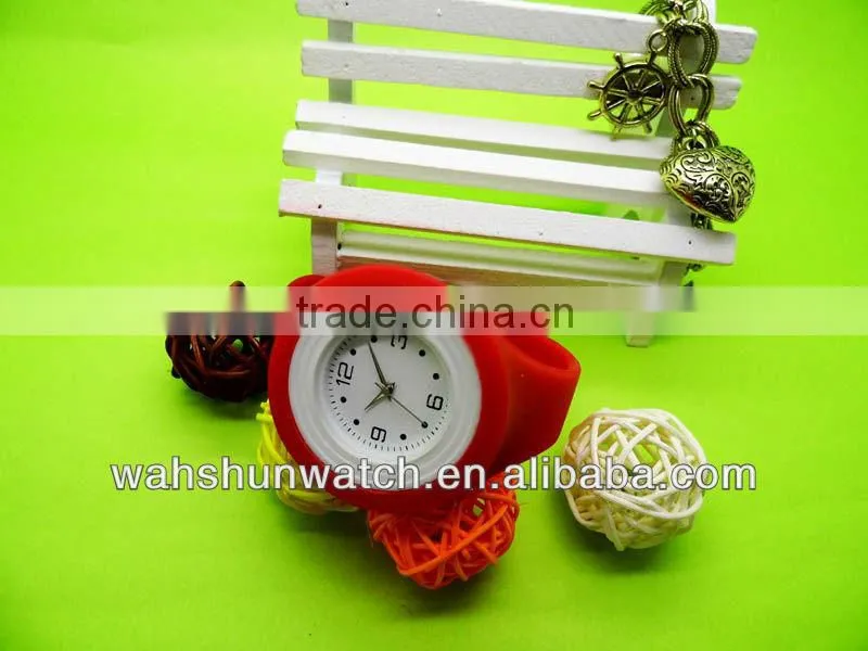 2013 wholesale kid's sporty water resistant fashion childrens watches