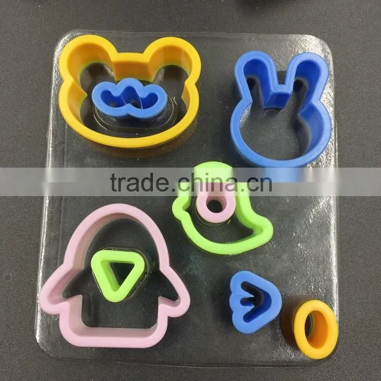 Animal shaped seaweed punching machine