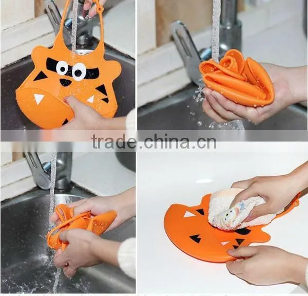 2013 Perfect design food grade silicone bib baby