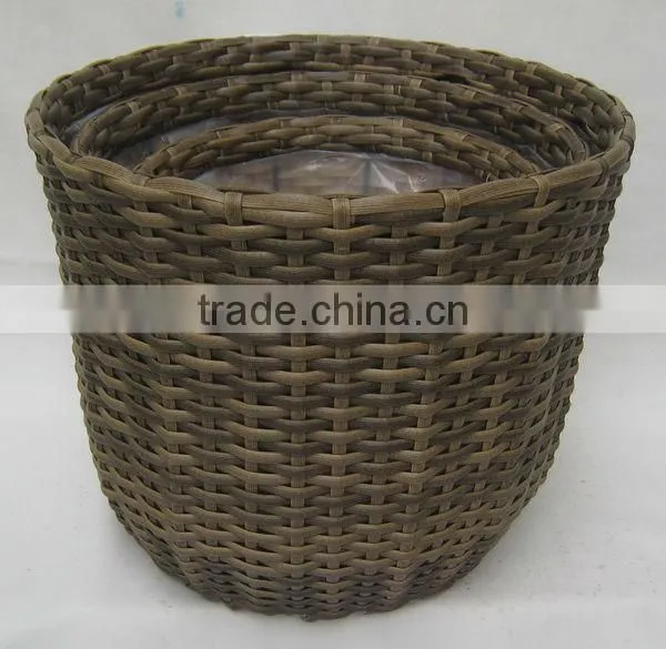 brown plastic flower pot/vase/planter