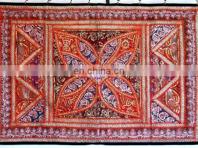 Wholesale Old Sari Patchwork Tapestry Wall Hangings handmade silk beads work Runner