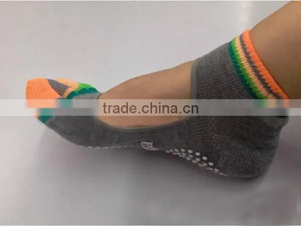 Eco-friendly Colorful Non Slip Custom Yoga Toe Socks Soft Breathable Yoga Socks