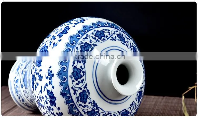 Jingdezhen China antique blue and white custom made flower vase for wholesale
