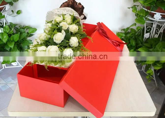 Valentine's day romantic red paper gift box for flower