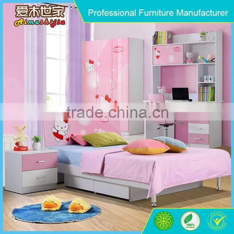 Dressing mirror with pink bed for gilr bedroom