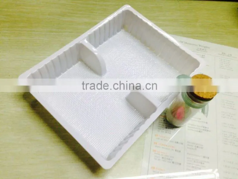 Disposable plastic food tray