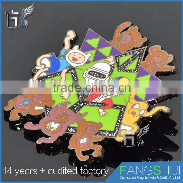 Latest design low price scout badges china wholesale