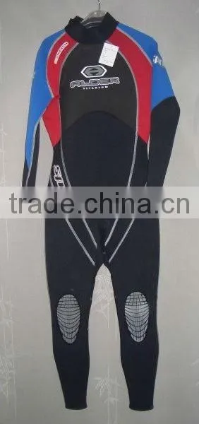long sleeves neoprene diving suits women wearing neoprene suits
