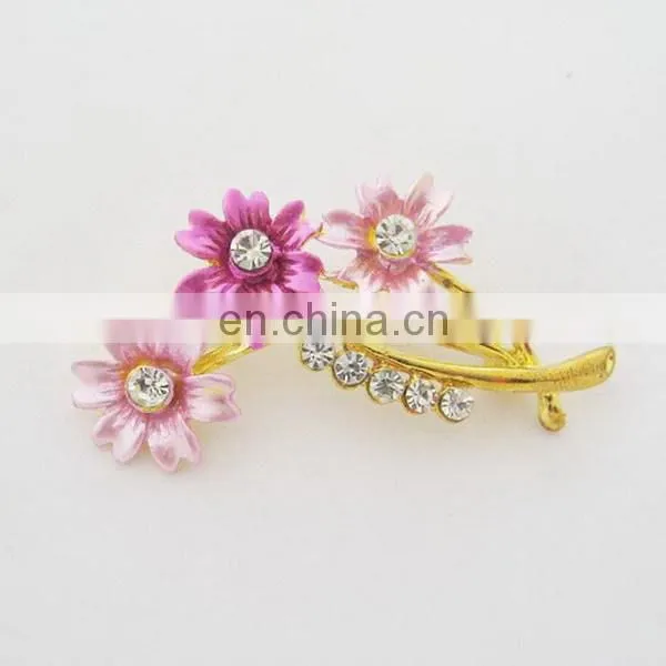 Ally express fashion jewelry party accessory personalized diamond three flowers and crystal rhinestone brooch