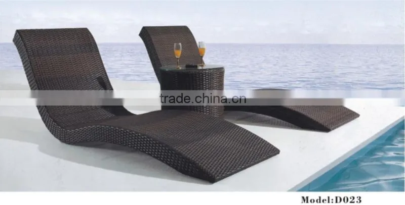 Outdoor plastic sun lounger with aluminium frame beach lounger