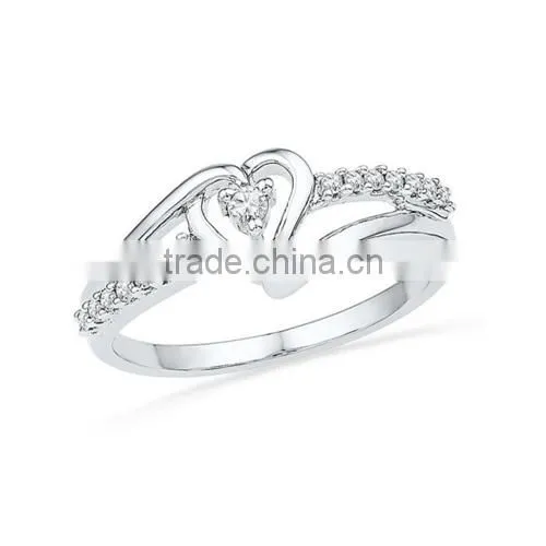 Heart Pattern Design White Round Diamond Fashion Ring