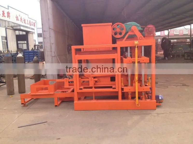 QTJ4-26C Concrete Block Machine engineers overseas services