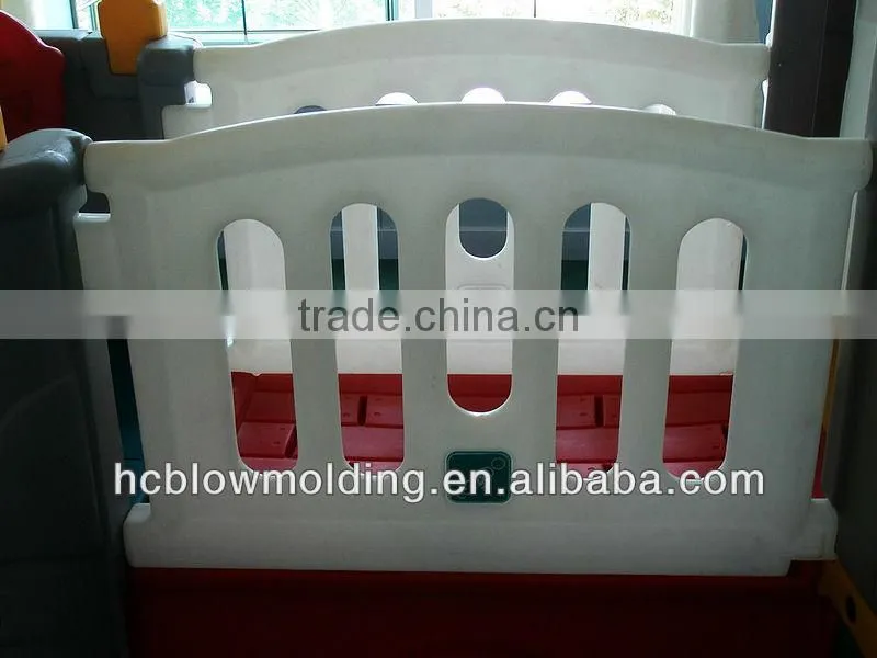OEM Large Blow molding Product Plastic Fence Panel for Playhouse Dog house